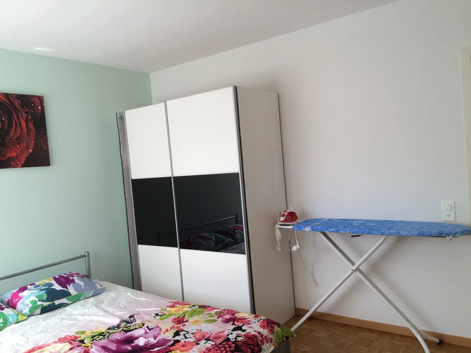 ⭐Appartamento arredato di 3,5 locali con balcone a Opfikon
