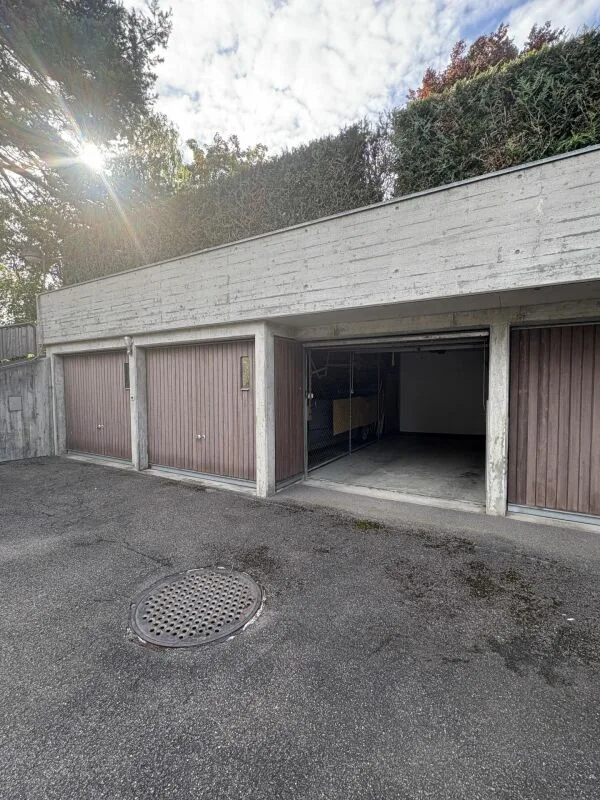Un chez-soi sûr pour votre voiture ! Garage individuel à louer