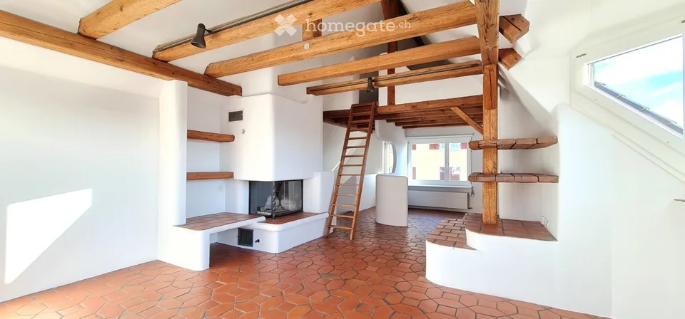 Charmante 3.5-Zimmer-Maisonette-Wohnung mit zwei Balkonen in Zollikon