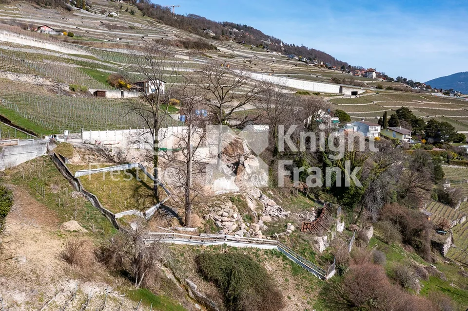 Neue Dachgeschoßwohnung mit 7,5 Zimmern und außergewöhnlichem Blick auf den See