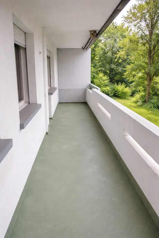Geräumige 4,5-Zimmer-Wohnung mit Balkon und Parkplatz in Freiburg
