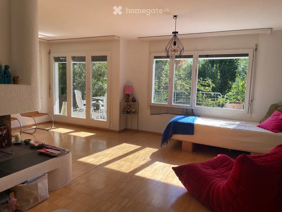 2415CHF/Monat: Cheminée, Badewanne, Garten in Küsnacht