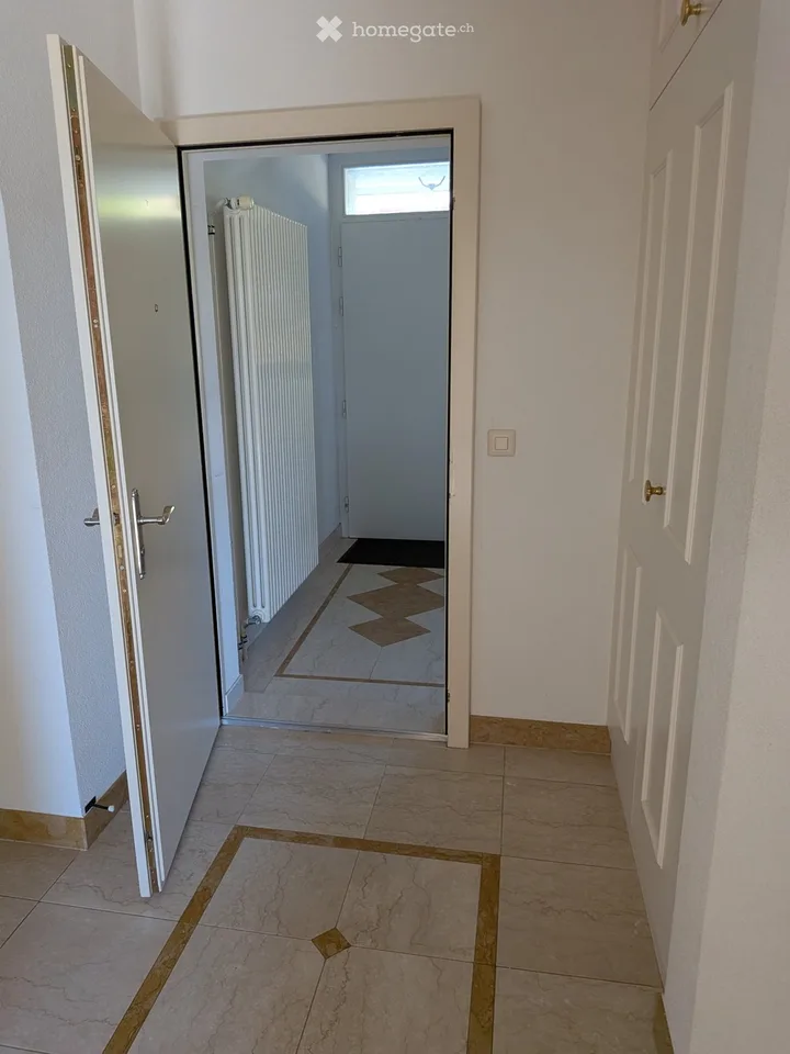 A louer grand appartement, zu vermieten grosse Wohnung