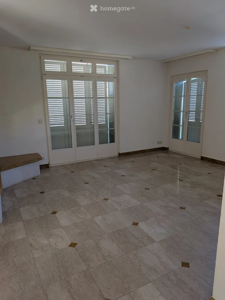 A louer grand appartement, zu vermieten grosse Wohnung