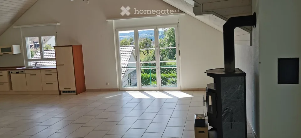 Grosse, helle 3.5 Zi. Wohnung ab 1. Nov.