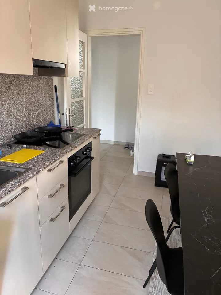 Suche Eintritt für 2.5 Zimmer im ersten Stock