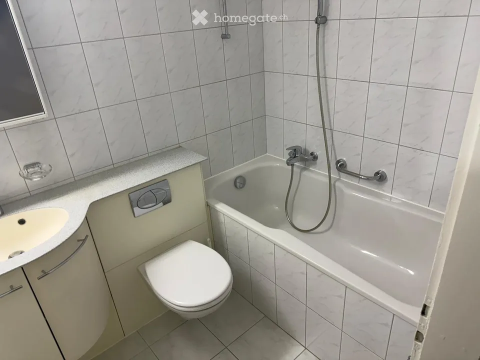 Spacious & bright 3-room duplex apartment with lift – quiet living, central location