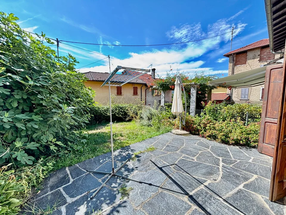 Graziosa casa unifamiliare con giardino