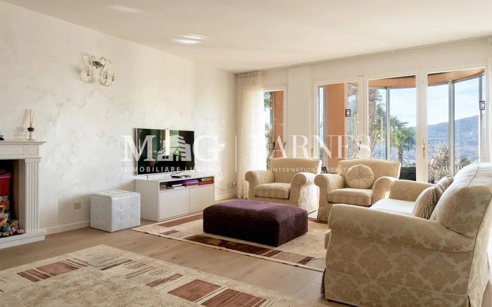 Montagnola, Collina d'Oro: Villa unifamiliare con piscina e vista lago