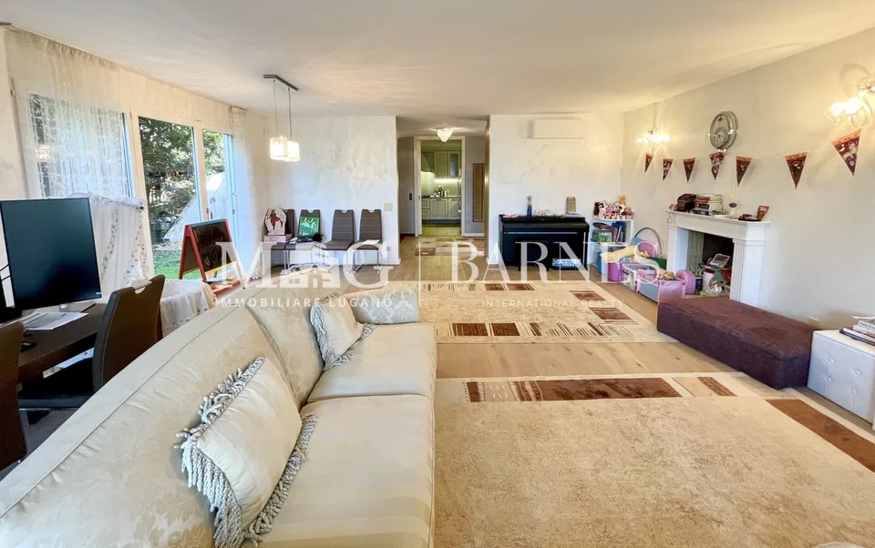 Montagnola, Collina d'Oro: Villa unifamiliare con piscina e vista lago