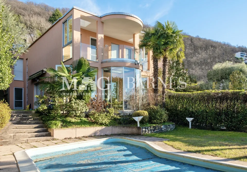Montagnola, Collina d'Oro: Villa unifamiliare con piscina e vista lago