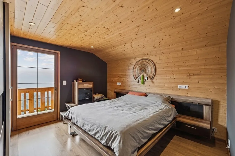 Chalet rénové sur les hauteurs de Gryon, studio indépendant, vue impre
