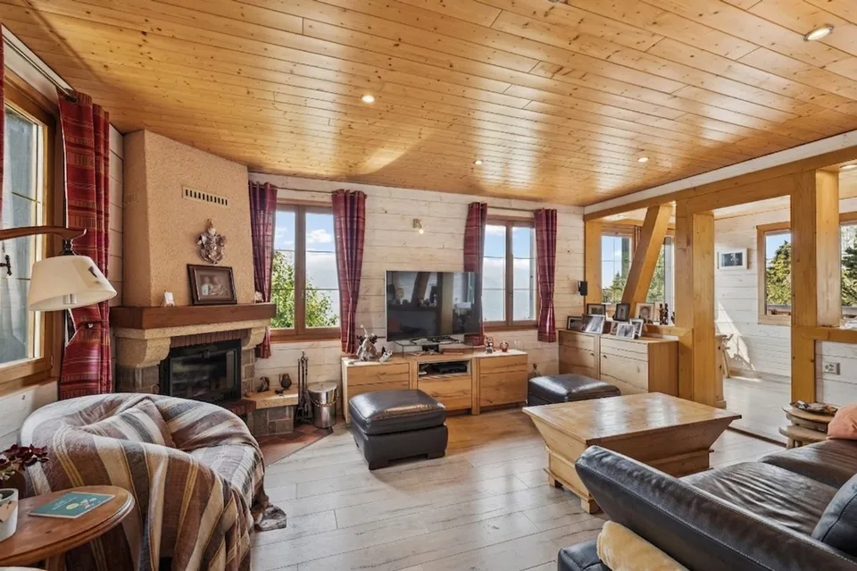 Chalet rénové sur les hauteurs de Gryon, studio indépendant, vue impre