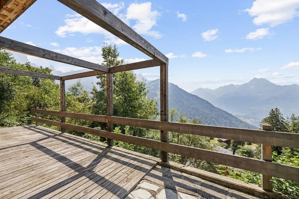Chalet rénové sur les hauteurs de Gryon, studio indépendant, vue impre