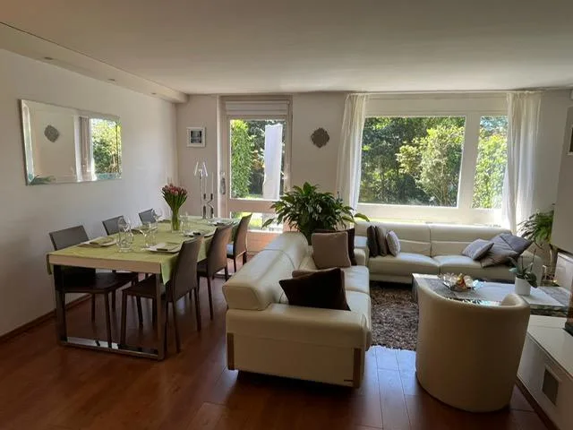 Villa mitoyenne avec jardin arboré, proche des organisations internationales