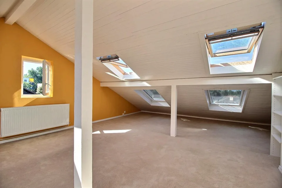 Villa mitoyenne avec jardin arboré, proche des organisations internationales