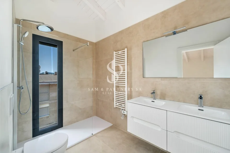 Moderne 3.5-Zimmer-Dachwohnung mit Seeblick Kopie