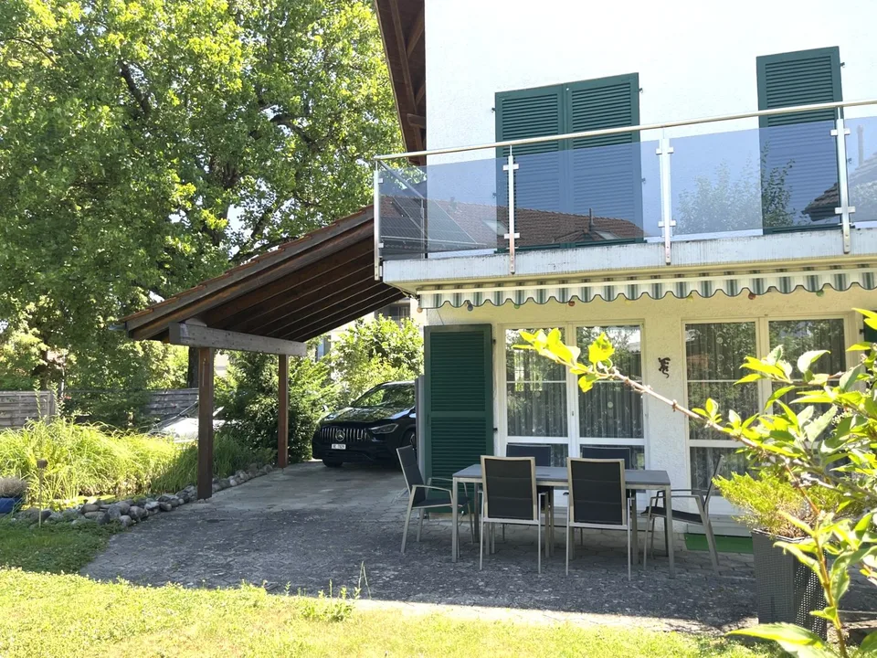Casa a schiera per due famiglie o generazioni