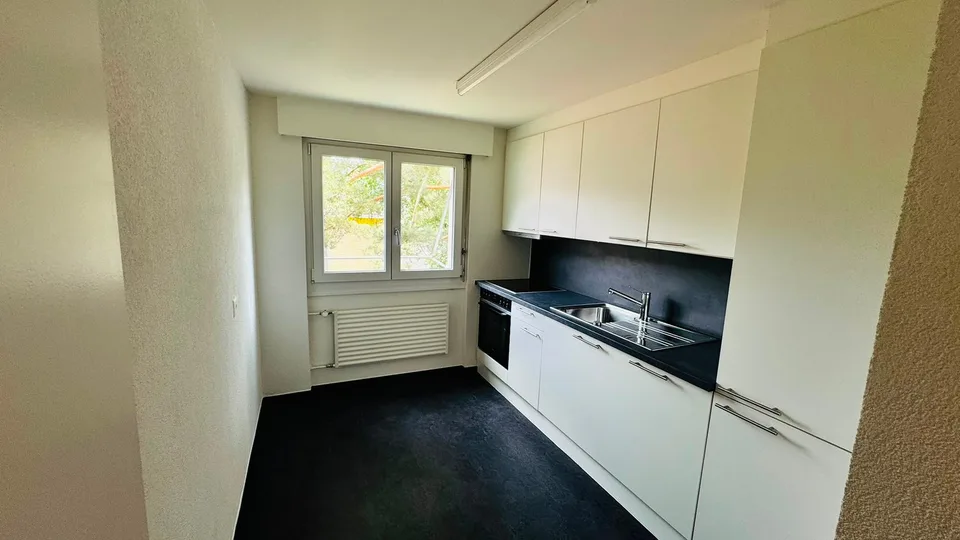 Bright 3-room apartment with balcony in Bévilard – available immediately!