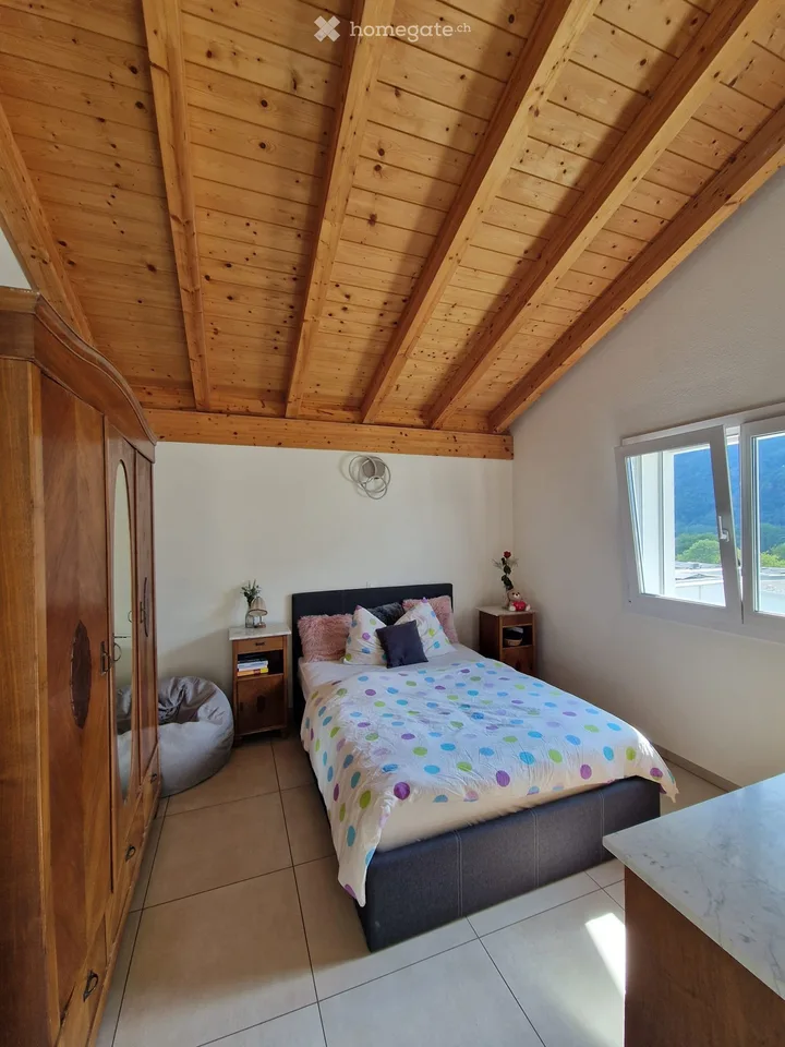 Appartement lumineux 2.5 pièces à Claro situé au dernier étage