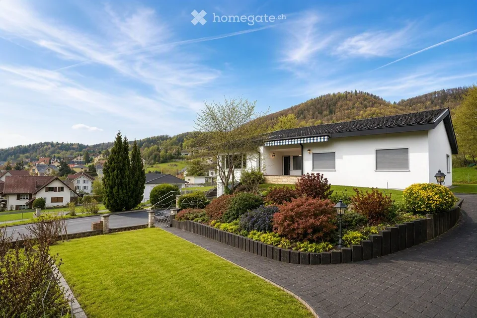 Charming single-family house with large garden and panoramic view