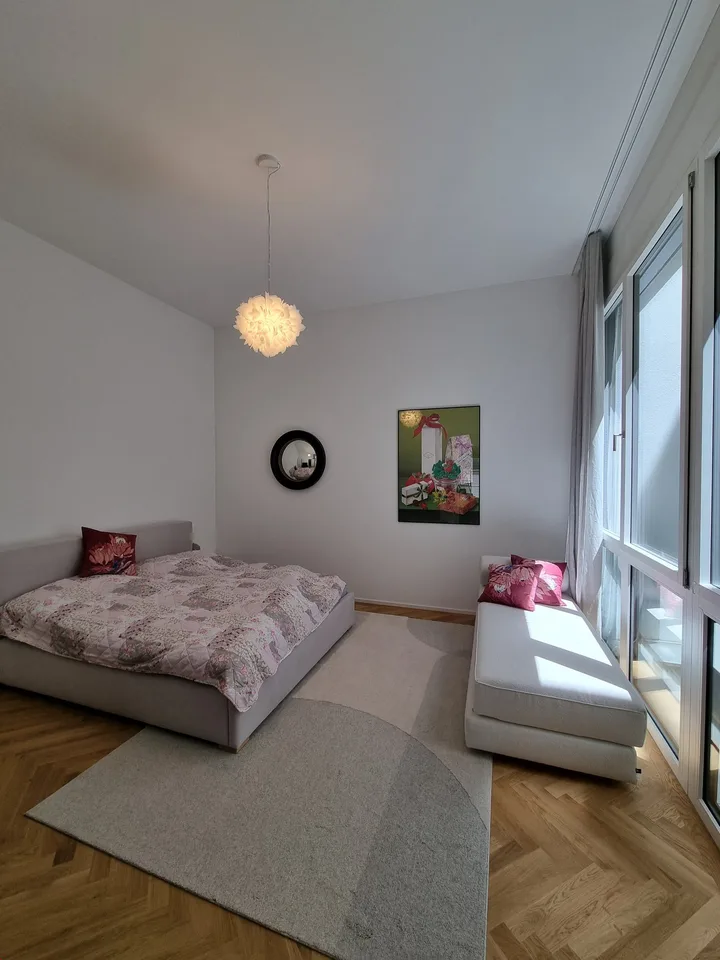 Moderne, stilvoll möblierte 4.5-Zimmerwohnung mit hochwertiger Ausstattung