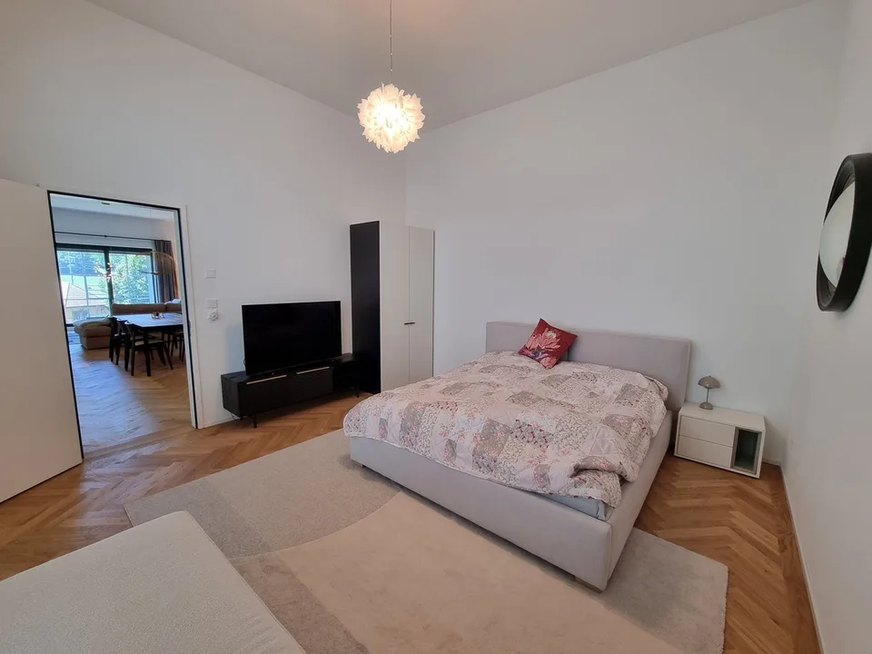 Moderne, stilvoll möblierte 4.5-Zimmerwohnung mit hochwertiger Ausstattung