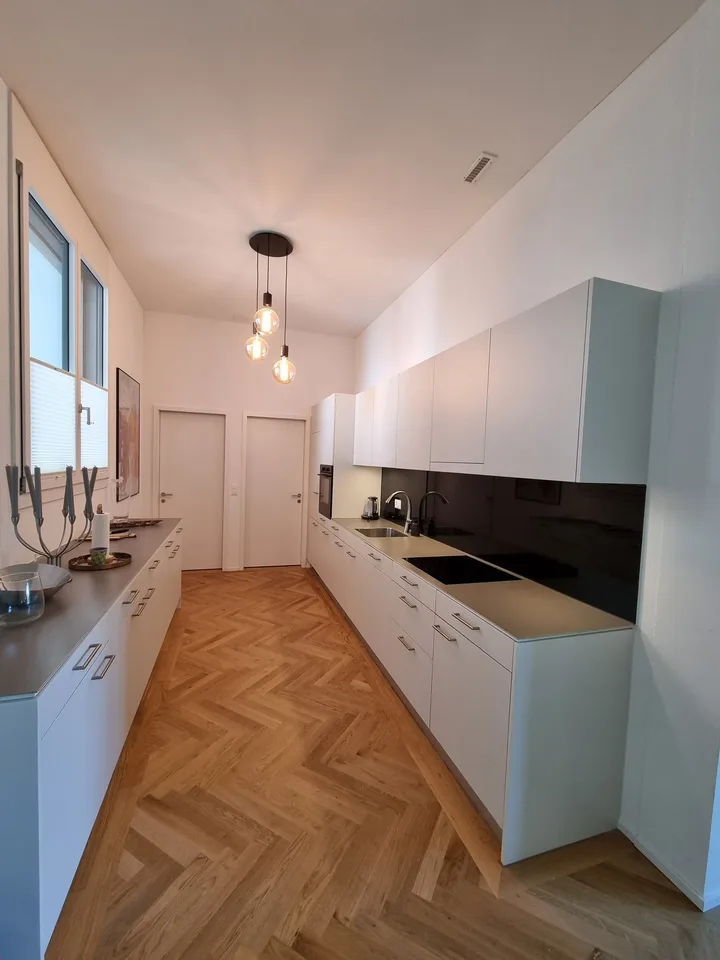 Moderne, stilvoll möblierte 4.5-Zimmerwohnung mit hochwertiger Ausstattung