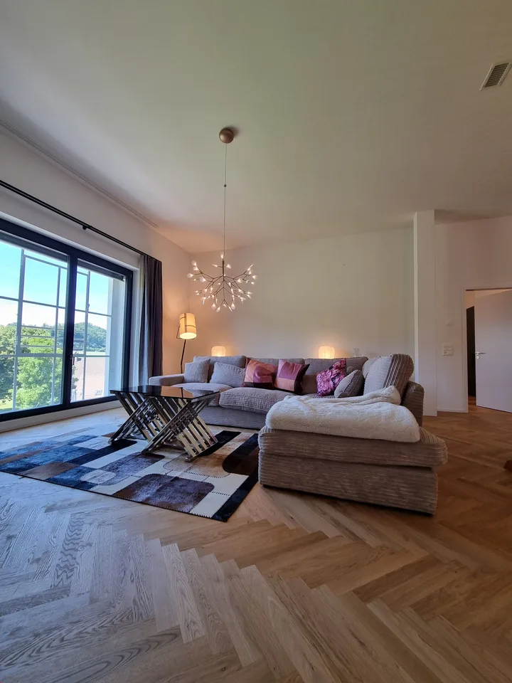 Moderne, stilvoll möblierte 4.5-Zimmerwohnung mit hochwertiger Ausstattung