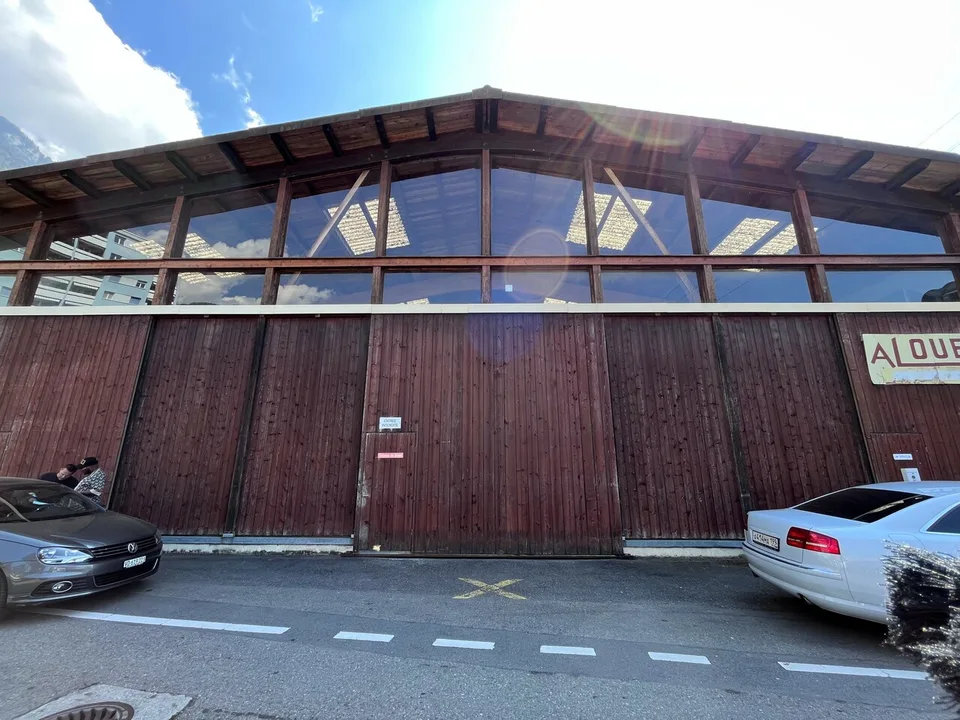 Dépôt à louer à Villeneuve