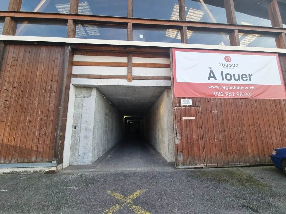 Dépôt à louer à Villeneuve