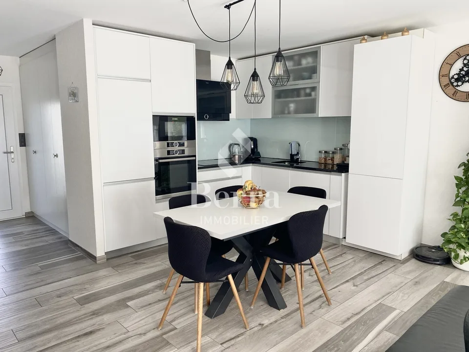 Semi-detached villa with 4.5 rooms