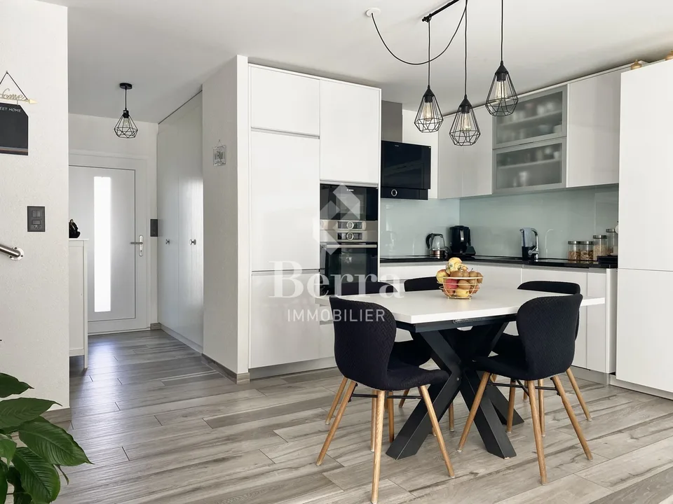 Semi-detached villa with 4.5 rooms