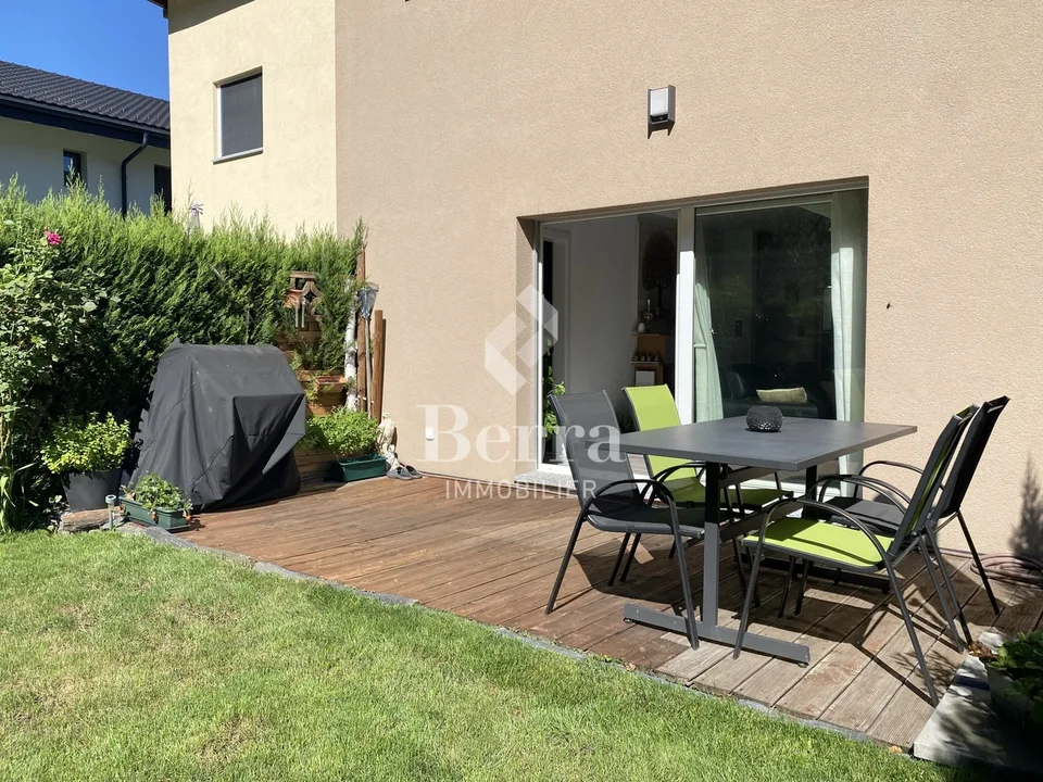 Semi-detached villa with 4.5 rooms