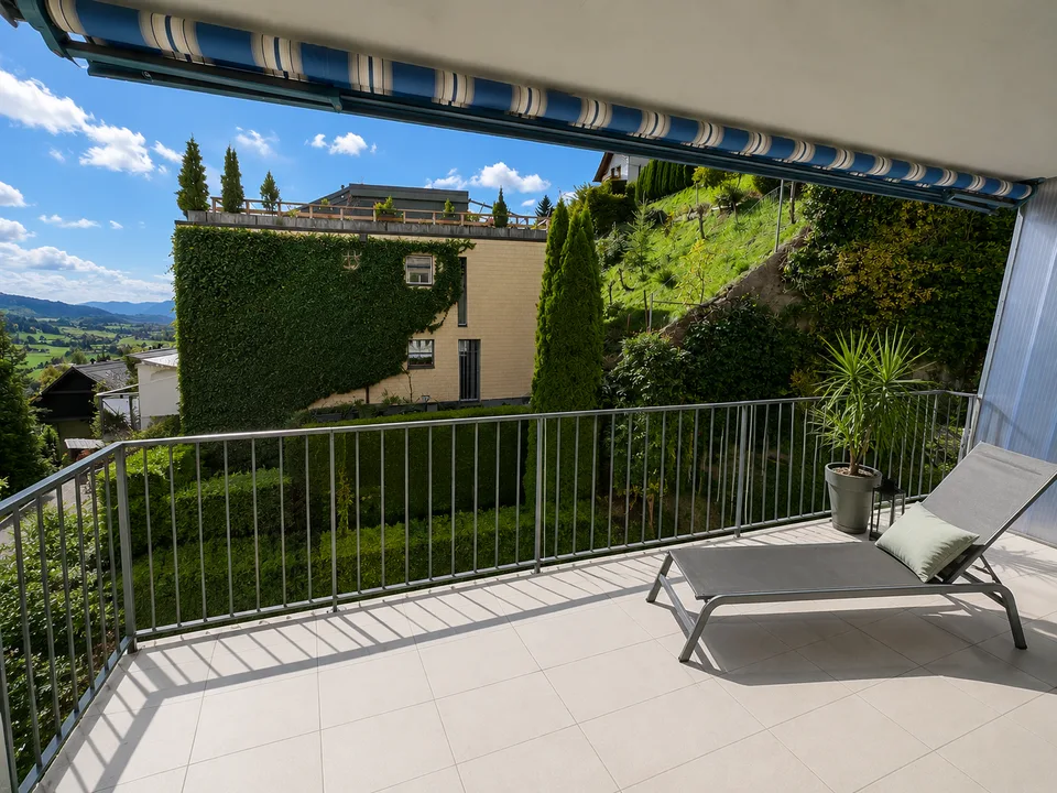 Ampio appartamento di 5 locali con vista meravigliosa a Konolfingen