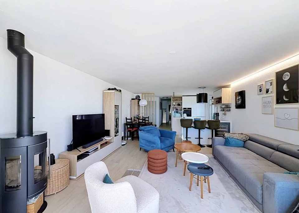 An elegant 4.5-room apartment with two terraces