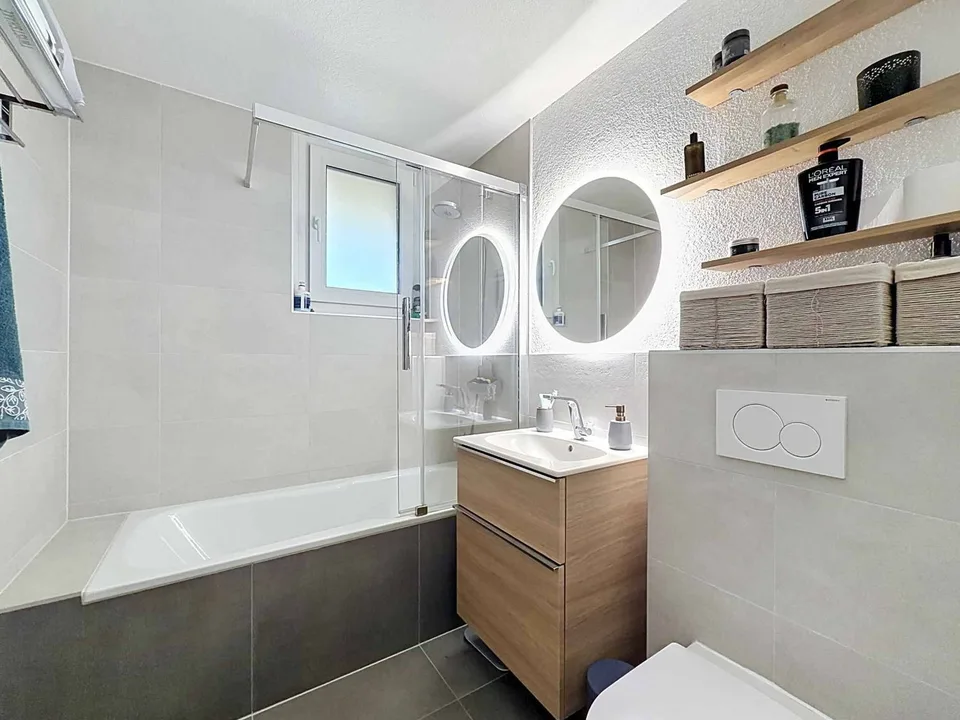 An elegant 4.5-room apartment with two terraces