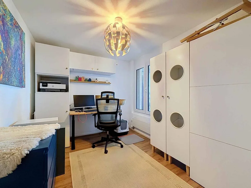 An elegant 4.5-room apartment with two terraces