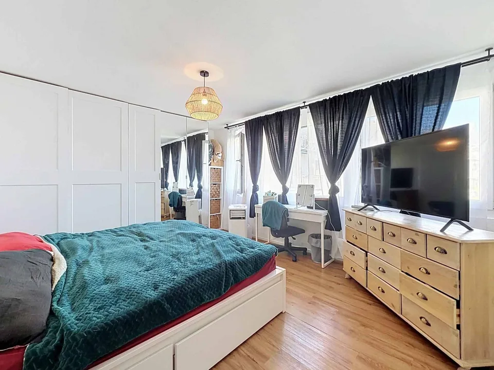 An elegant 4.5-room apartment with two terraces