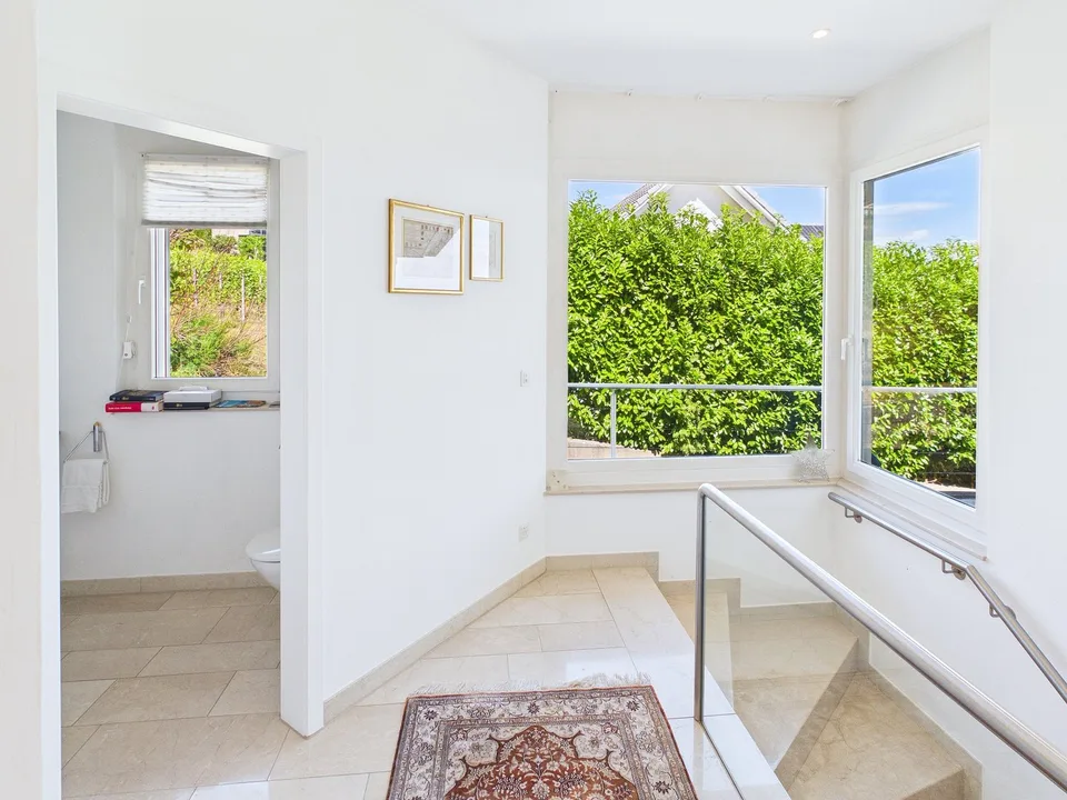 Villa esclusiva con piscina e vista sul lago a Ligerz
