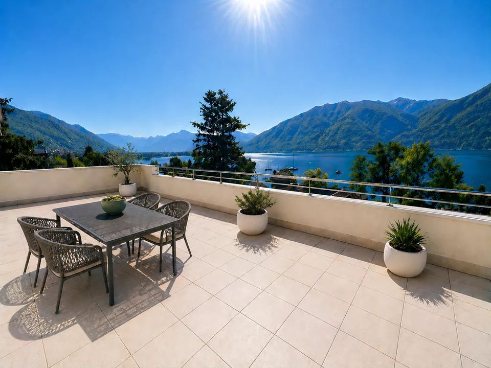 Residenza secondaria - Attico con magnifica vista lago in zona molto tranquilla