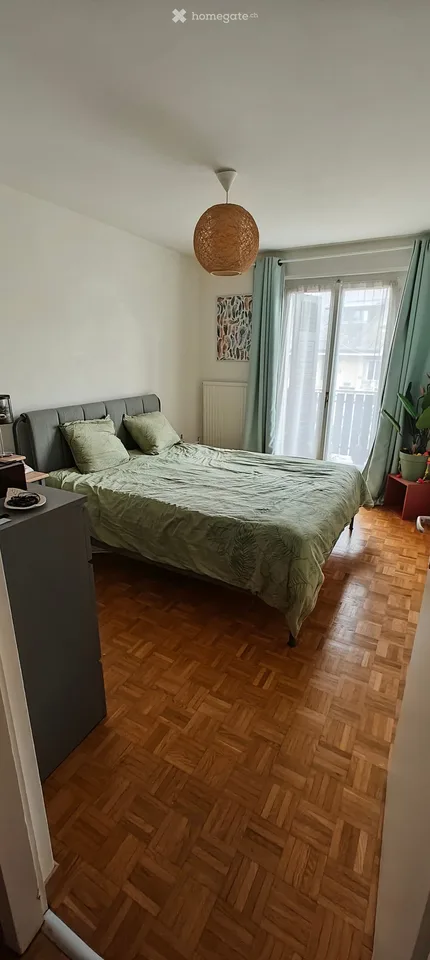 Charmant appartement de 4 pièces avec balcon à Mies