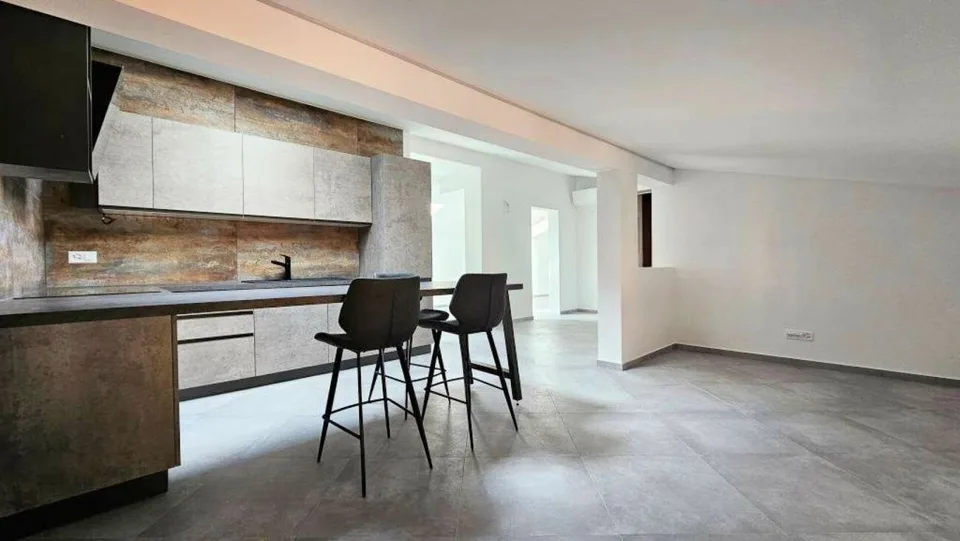Mansardendachwohnung in Capolago