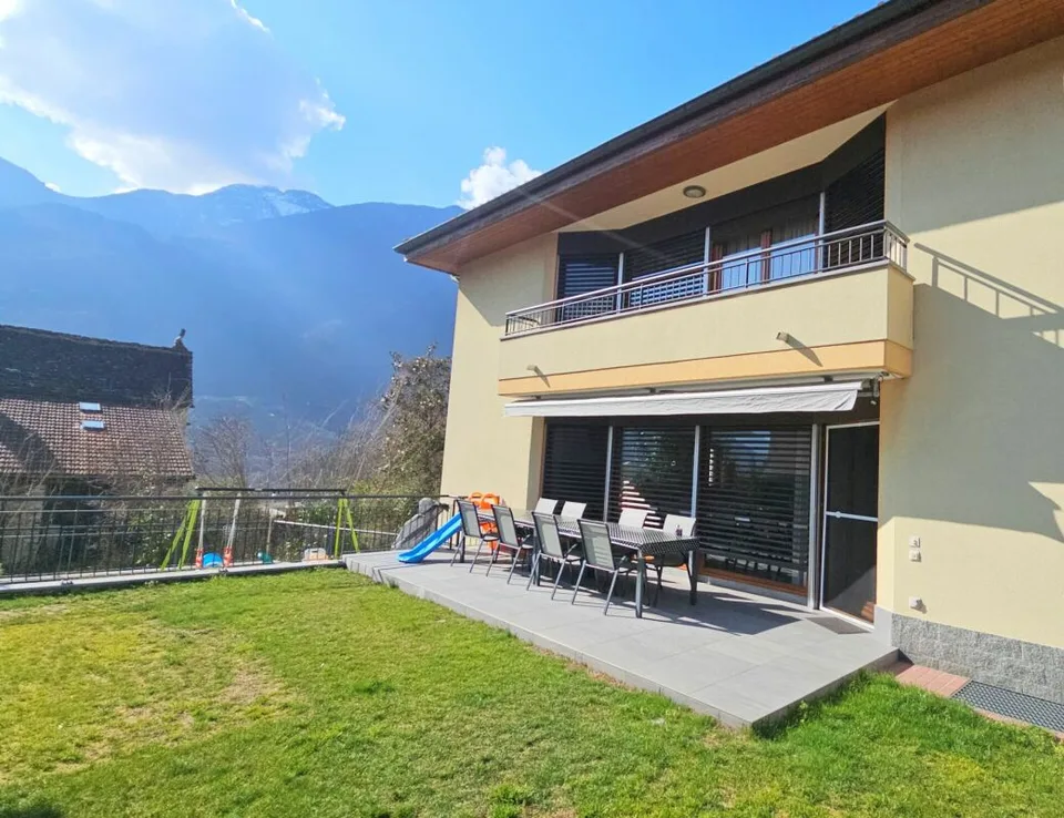 AMPIA CASA INDIPENDENTE CON GIARDINO