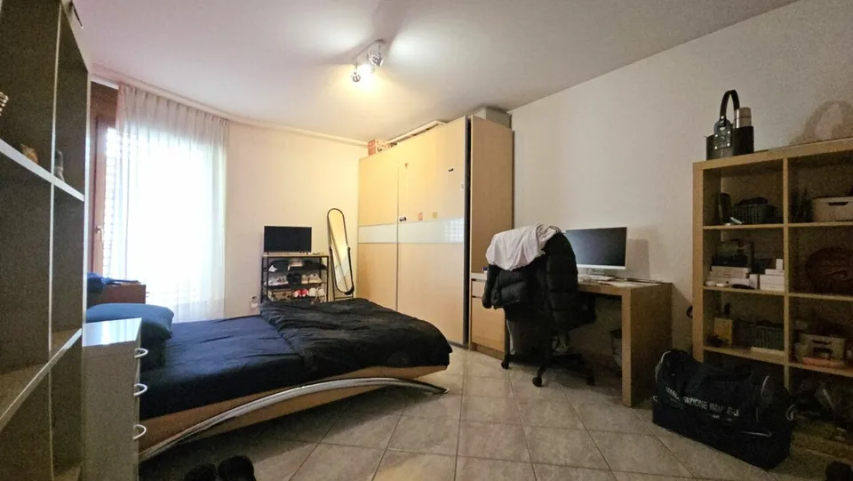 Großes Einfamilienhaus mit Garten
