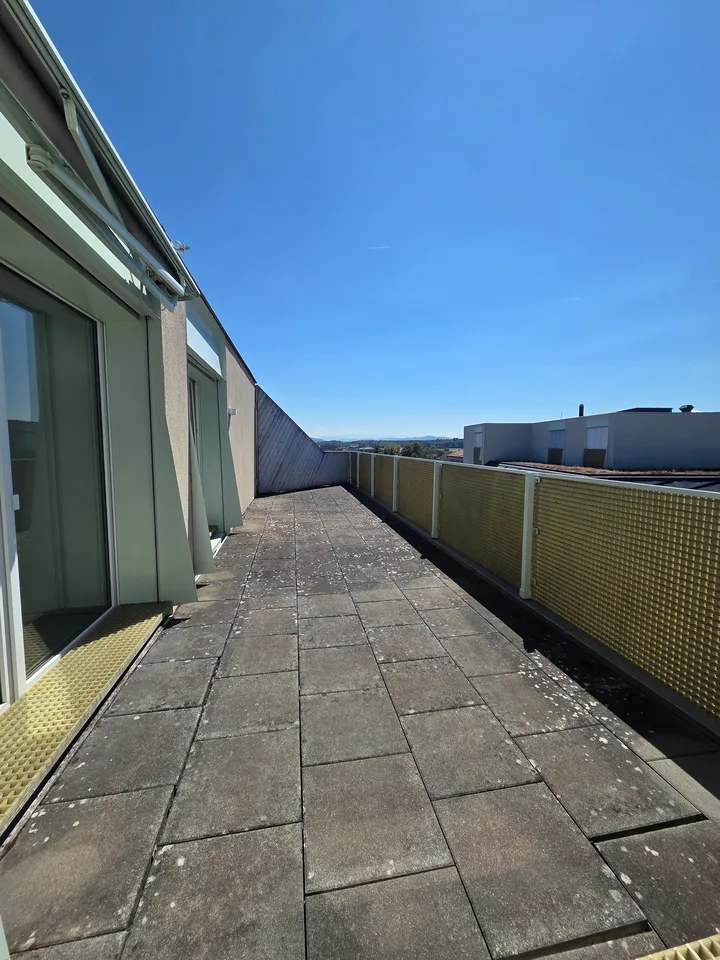 Appartement mansardé moderne de 3,5 pièces avec norme Minergie à Bülach