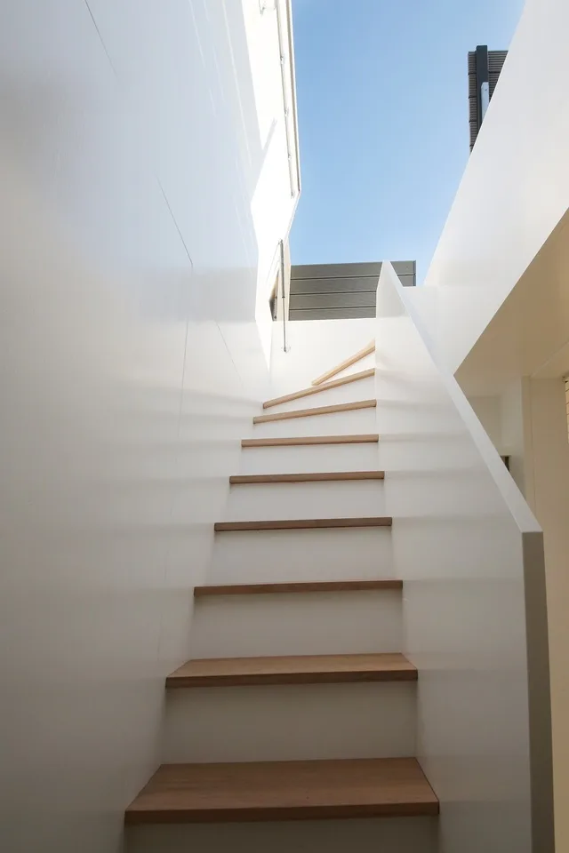 Appartement de charme rénové avec 2 terrasses sur le toit, district 6