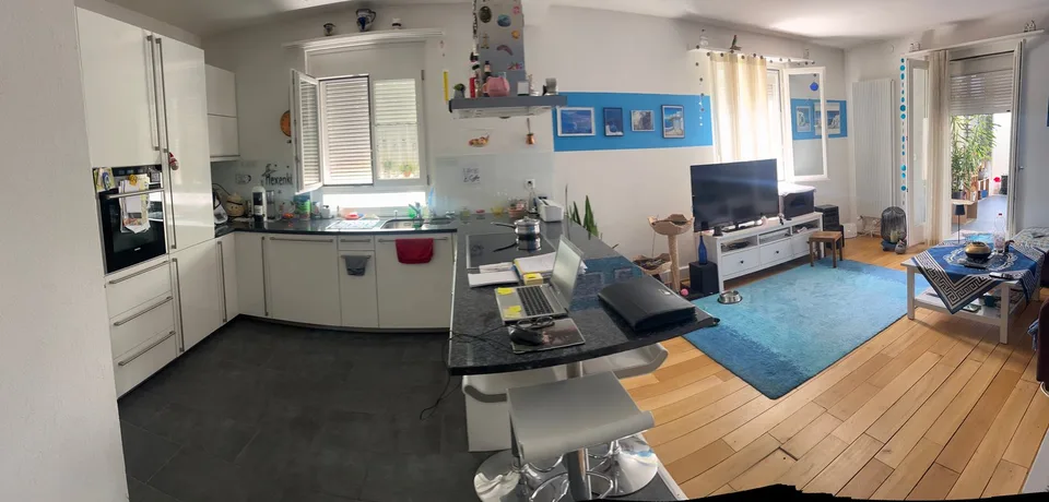 Charming single-family house with garage, winter garden, fondue room, and shed in a quiet location.