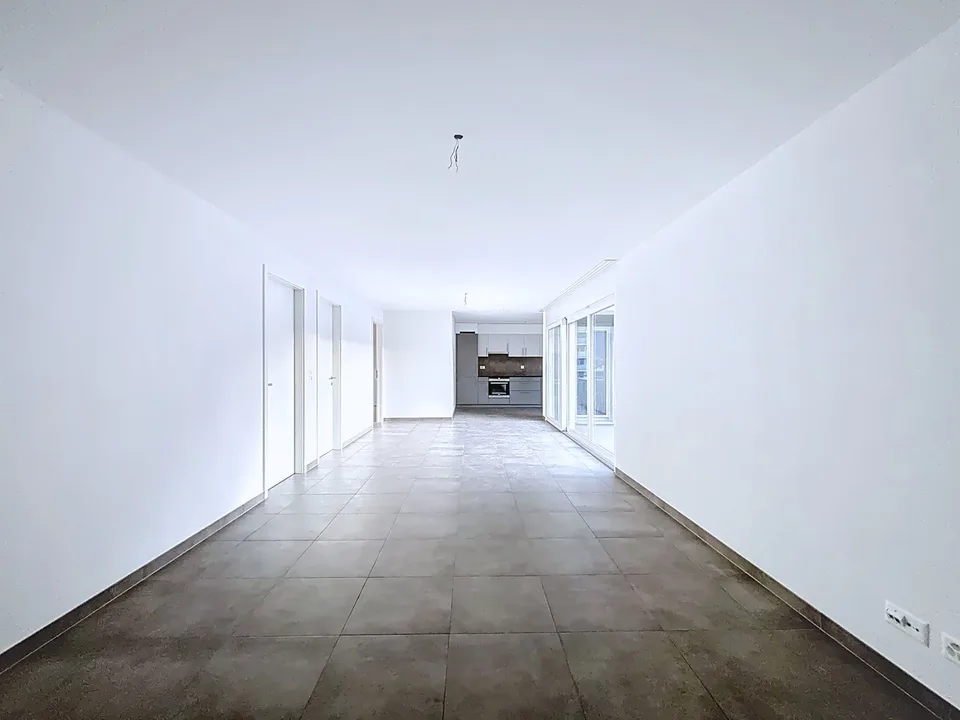 Appartamento moderno di 3.5 locali con balcone a Saxon