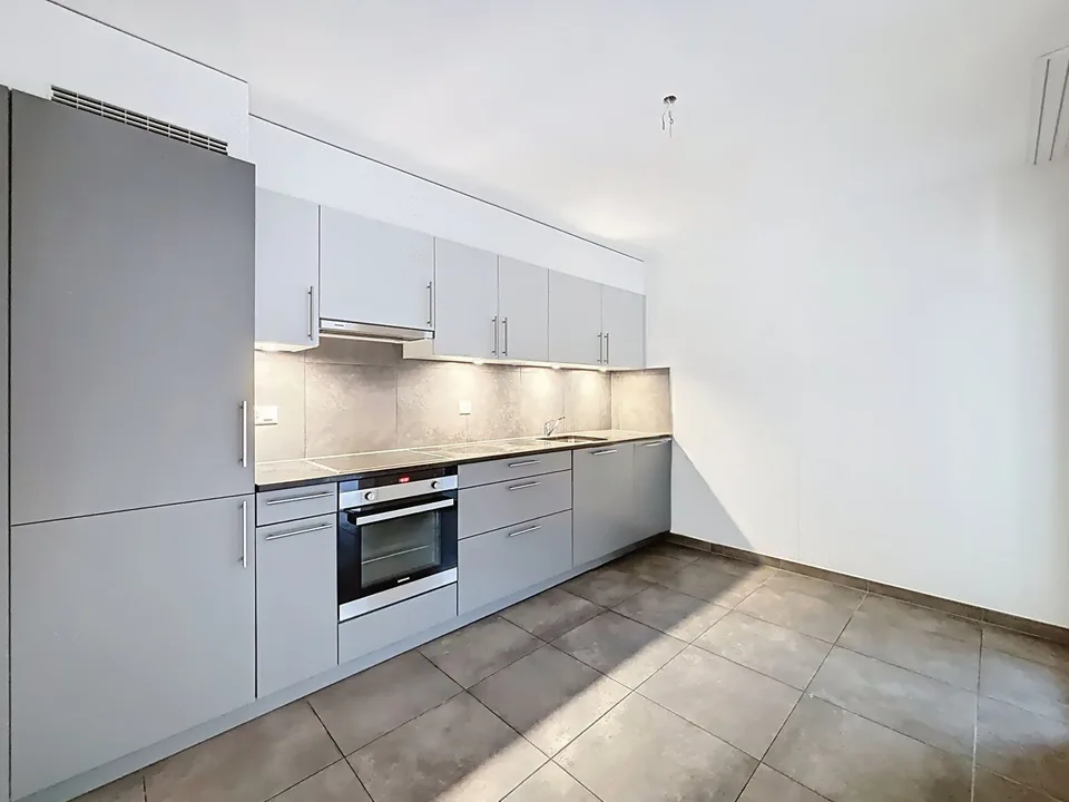 Appartamento moderno di 3.5 locali con balcone a Saxon